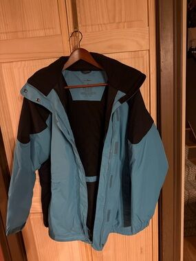 L.L. Bean women’s Light Blue and Black Ski Jacket